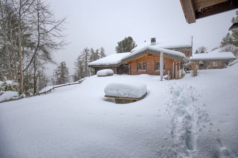 Chalet de caractère avec 2 annexes et un grand terrain à Haute-Nendaz! (24)