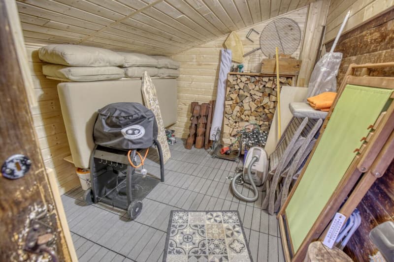 Chalet de caractère avec 2 annexes et un grand terrain à Haute-Nendaz! (31)