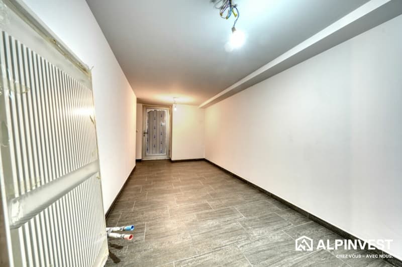 Ancienne agence bancaire avec appartement - Haute-Nendaz (29)