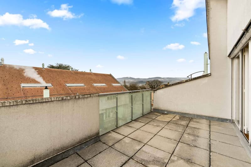 SPACIEUX 5.5 PIÈCES EN TRIPLEX AU CUR DE CHAVORNAY (12)