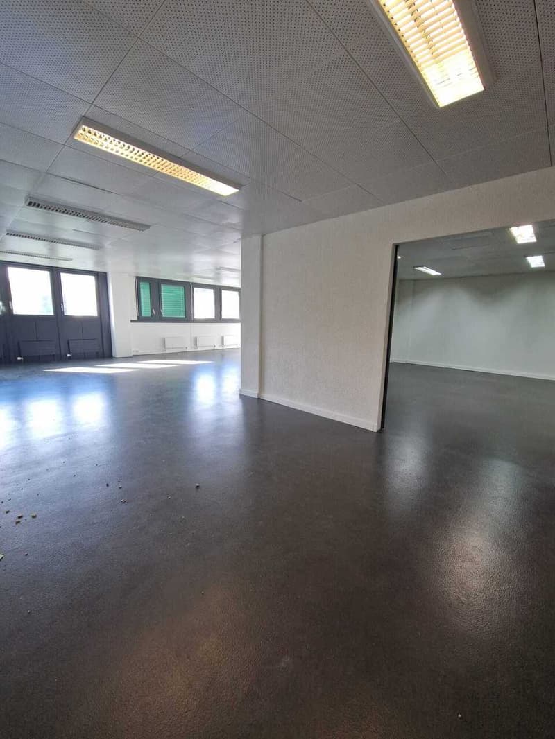 Local commercial, surface bureau - 124m2 - 1027 Lonay (5)