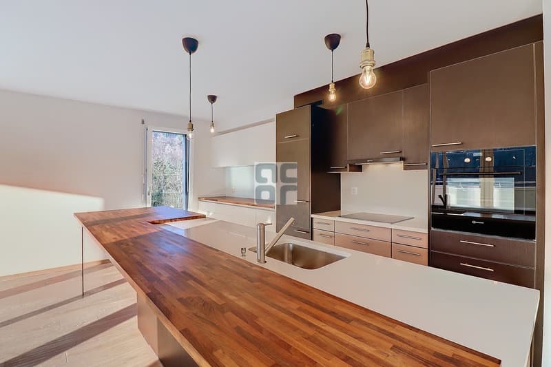 SPLENDIDE APPARTEMENT DE 5.5 PIÈCES AVEC VUE LAC
