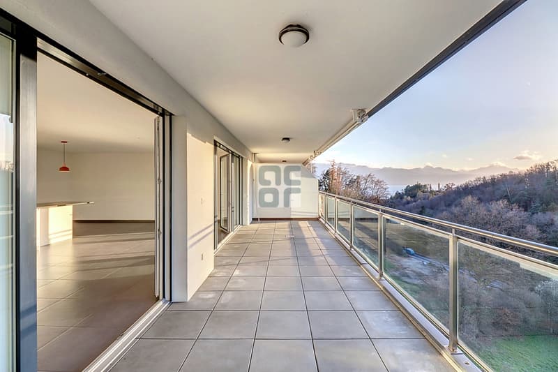 MAGNIFIQUE APPARTEMENT DE 4.5 PIÈCES AVEC VUE LAC