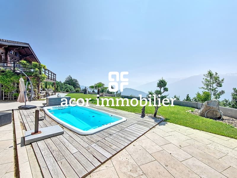 Chalet de charme avec vue panoramique et vaste espace extérieur! (4)