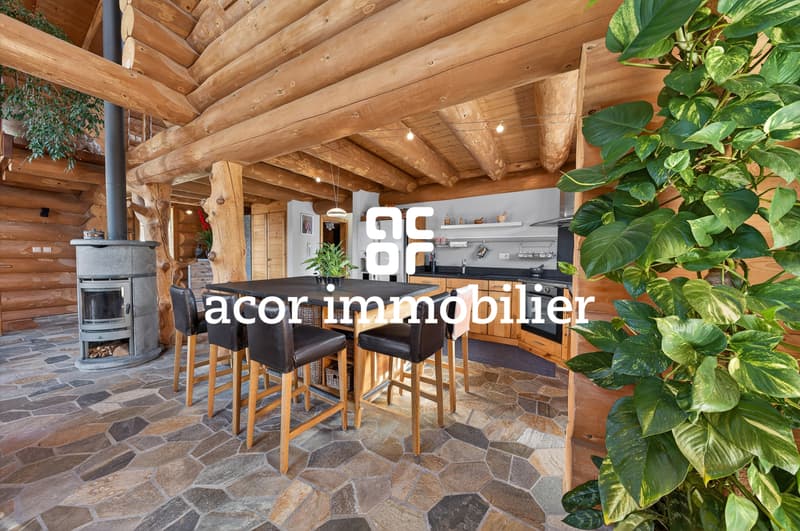 Villa en rondins de bois au style chalet canadien (4)