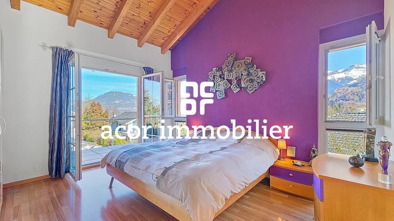 Villa aux volumes spectaculaires face aux Alpes (4)