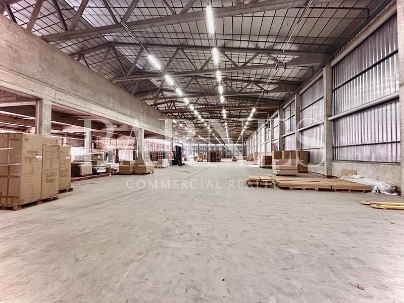 Bâtiment industriel et logistique de 6940 m2 à louer à Ballaigues (8)