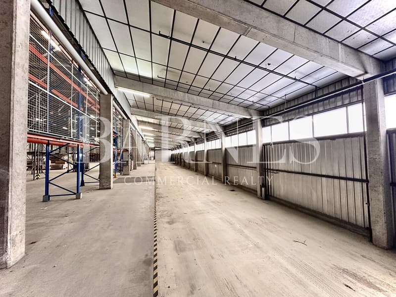 Bâtiment industriel et logistique de 8160 m2 à louer à Ballaigues (2)
