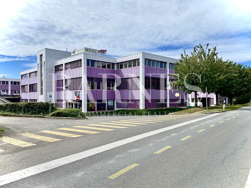 Atelier, production, dépôt et bureaux de 2150 m2 à louer à Lonay (1)