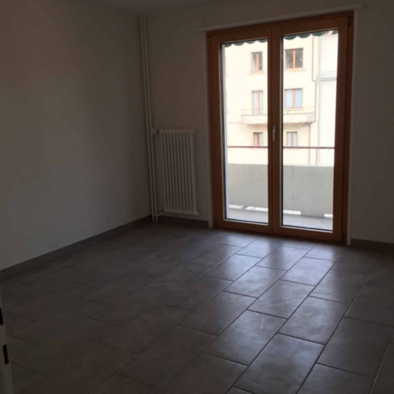 À louer bel appartement  de 3.5 pièces (6)