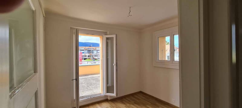 À louer Spacieux appartement de 4 pièces avec conciergerie à repourvoir (11)