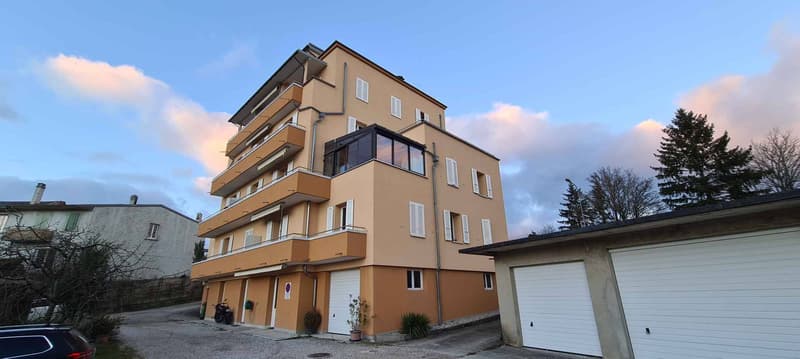 À louer Spacieux appartement de 4 pièces avec conciergerie à repourvoir (1)
