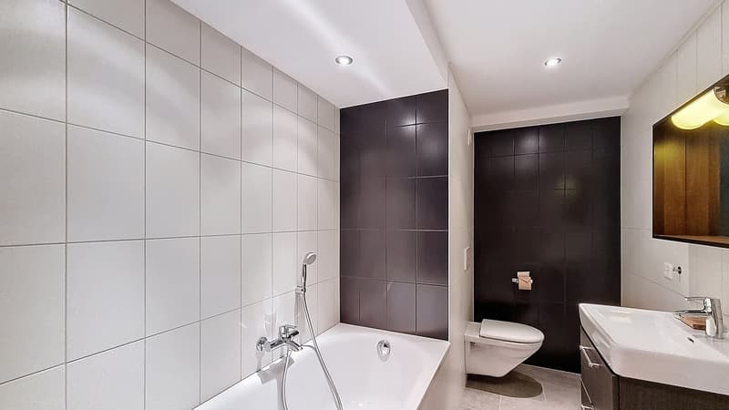 Plein centre charmant appartement 3.5 p. entièrement rénové, avec vue! (8)