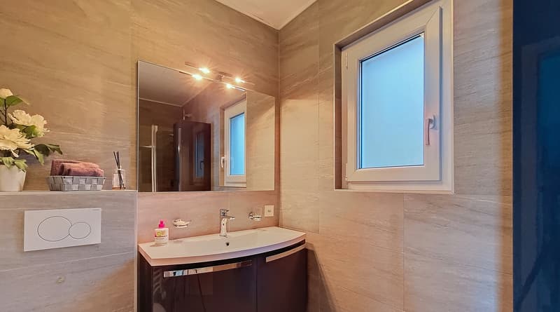 Villa mitoyenne 145 m2, belles terrasses, vue magnifique ! (9)