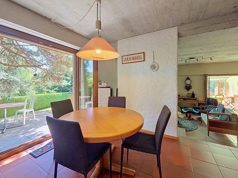 Charmante villa mitoyenne 5.5 p. grand jardin et terrasses ! (4)