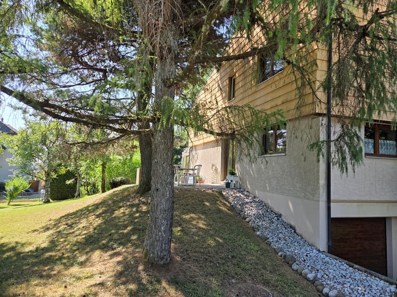 Charmante villa mitoyenne 5.5 p. grand jardin et terrasses ! (2)
