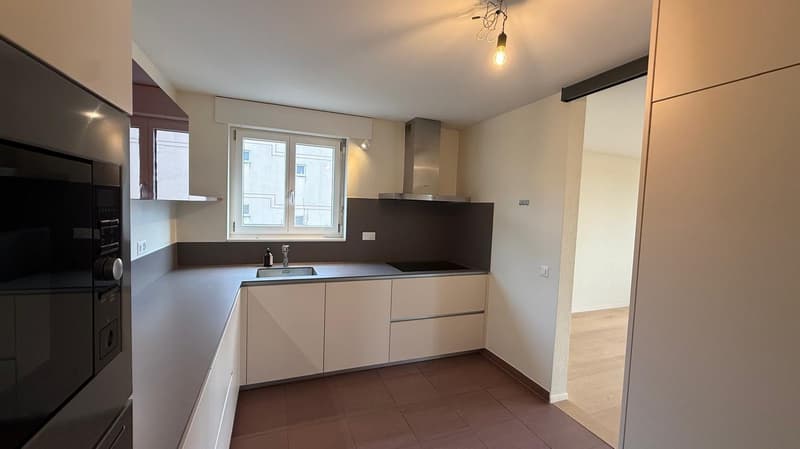 Magnifique appartement de 6 pièces rénové à Lutry (5)