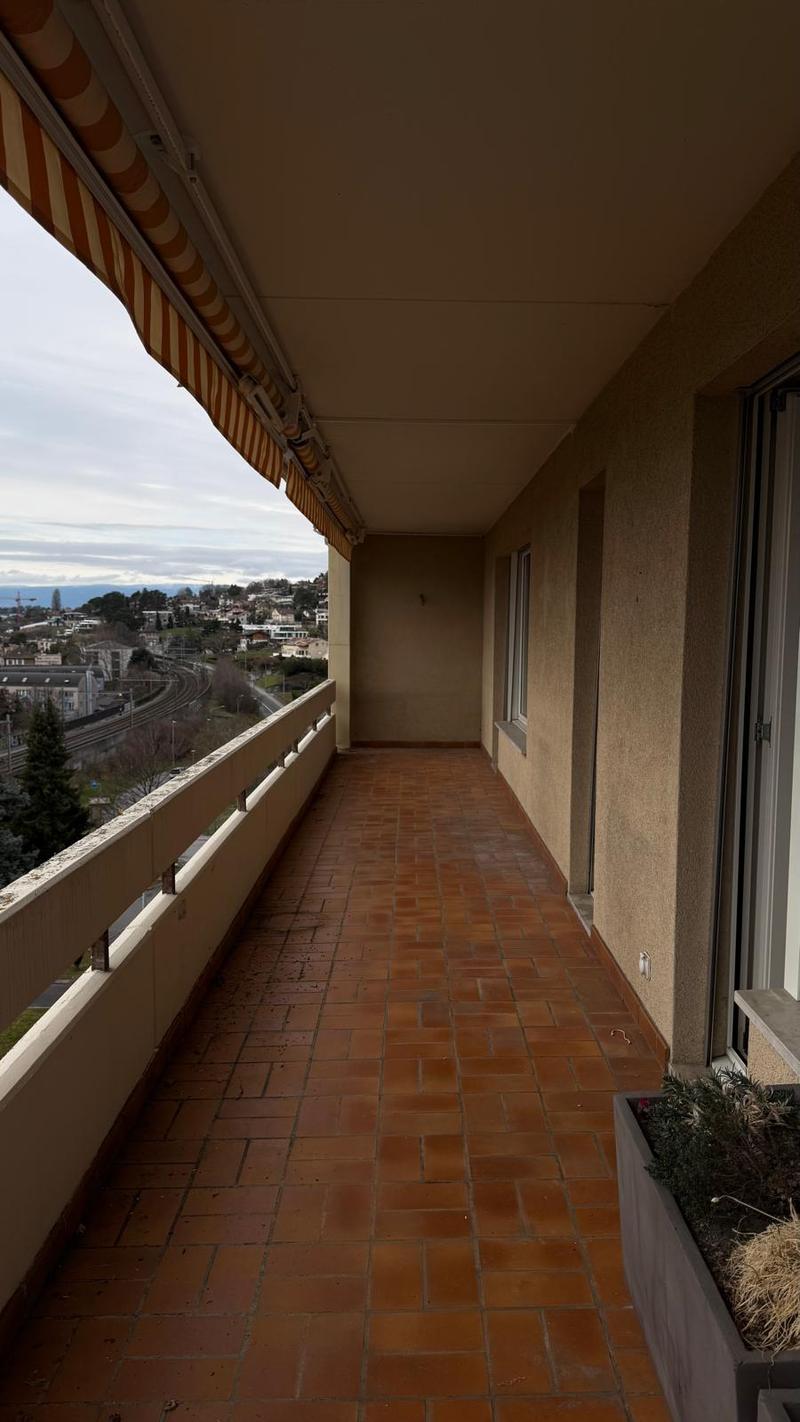 Magnifique appartement de 6 pièces rénové à Lutry (16)