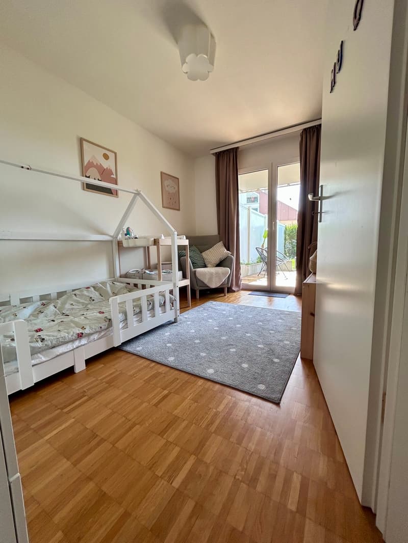 Magnifique appartement de 4 pièces en duplex avec grande terrasse et jardin à Pully (10)