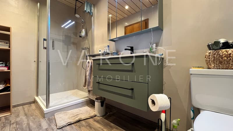 Wc / Douche au rez-de-chaussée