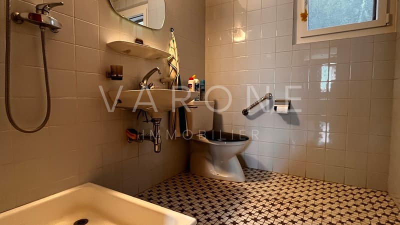 WC/douche au rez inférieur