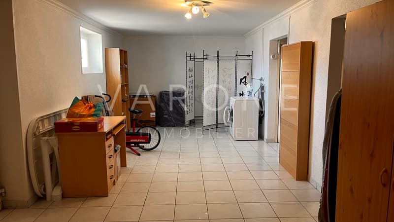 Local au rez inférieur