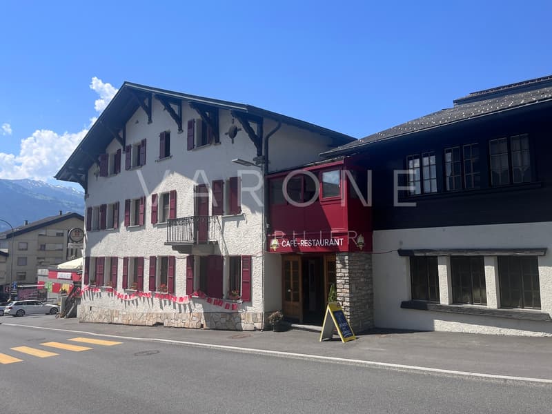 Façade est