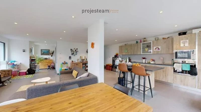 En bordure de zone forestière ? Villa contemporaine dans un cadre privilégié (9)