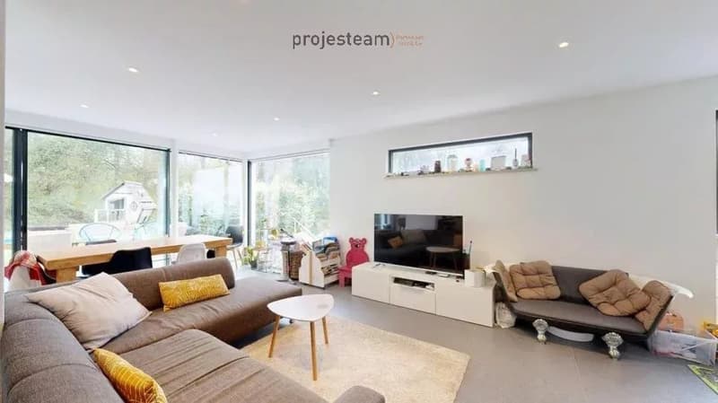 En bordure de zone forestière ? Villa contemporaine dans un cadre privilégié (8)