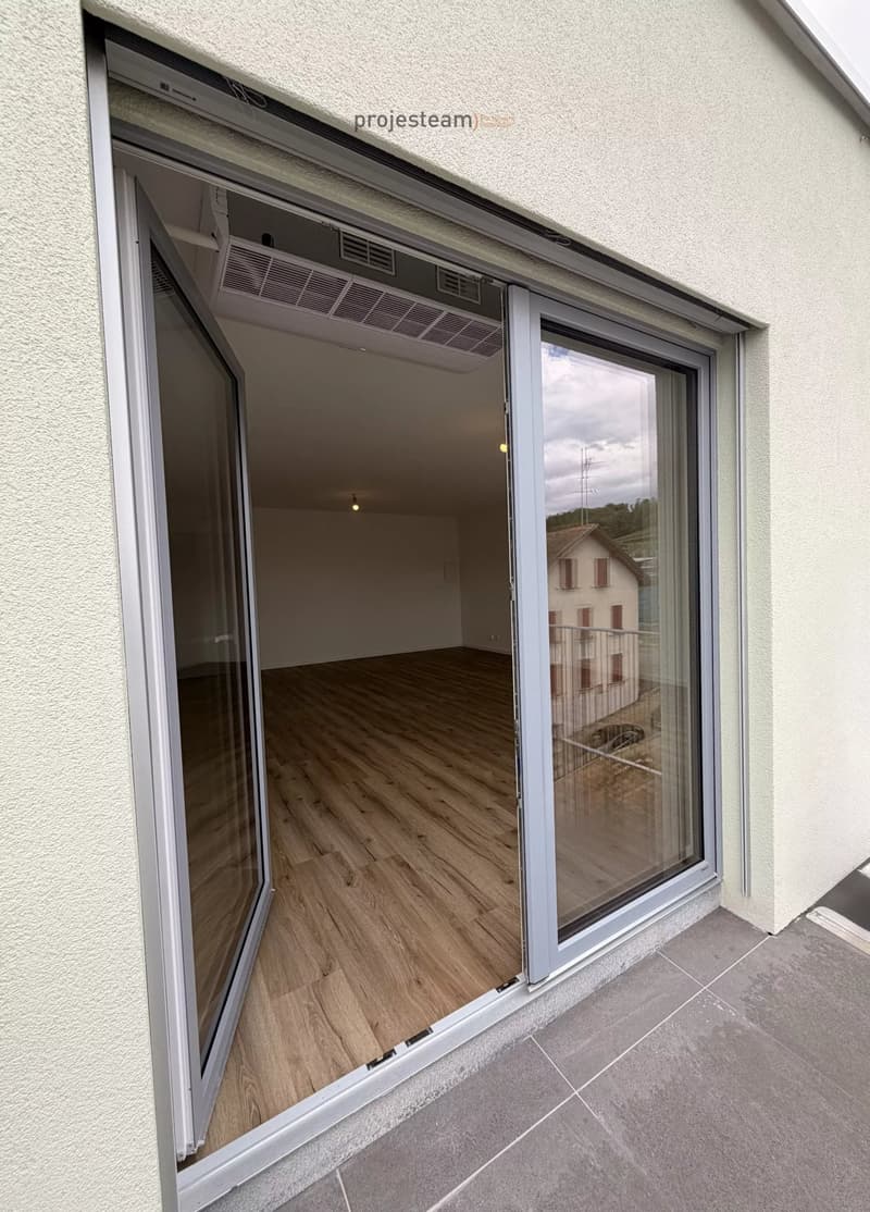 Bureau moderne avec ascenseur à Echandens (3)