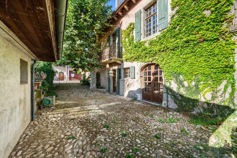 UNE DEMEURE HISTORIQUE DE 1750 AU CHARME INTEMPOREL (4)