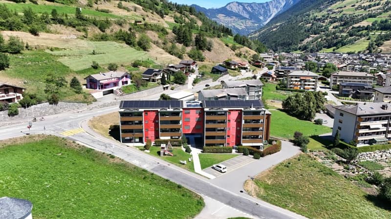 Spacieux 3 pièces 1/2 en rez-de-jardin de 107 m² (2)