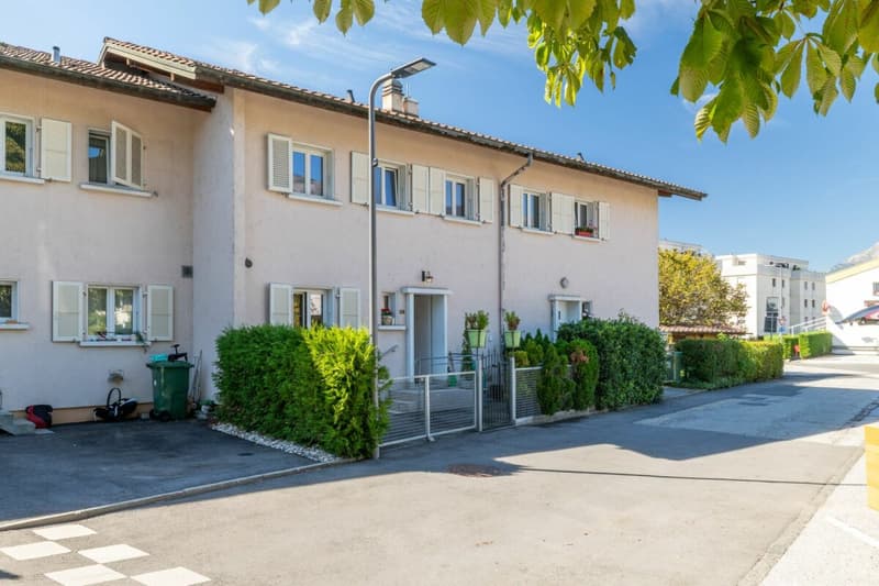 Maison mitoyenne avec un potentiel extraordinaire (2)