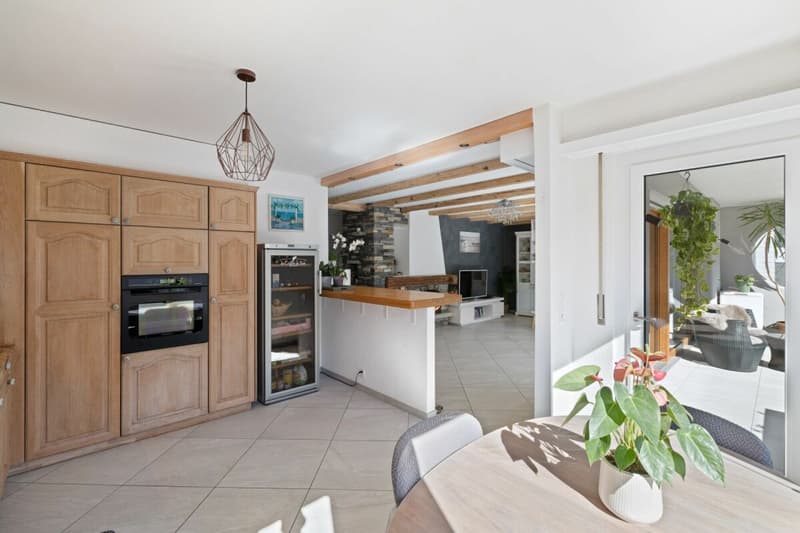 Bel appartement rénové dans le charmant village de Noës (10)