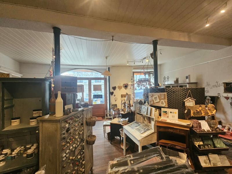 Local commercial de 2 pièces, avec vitrine, au cœur d'Aubonne (4)