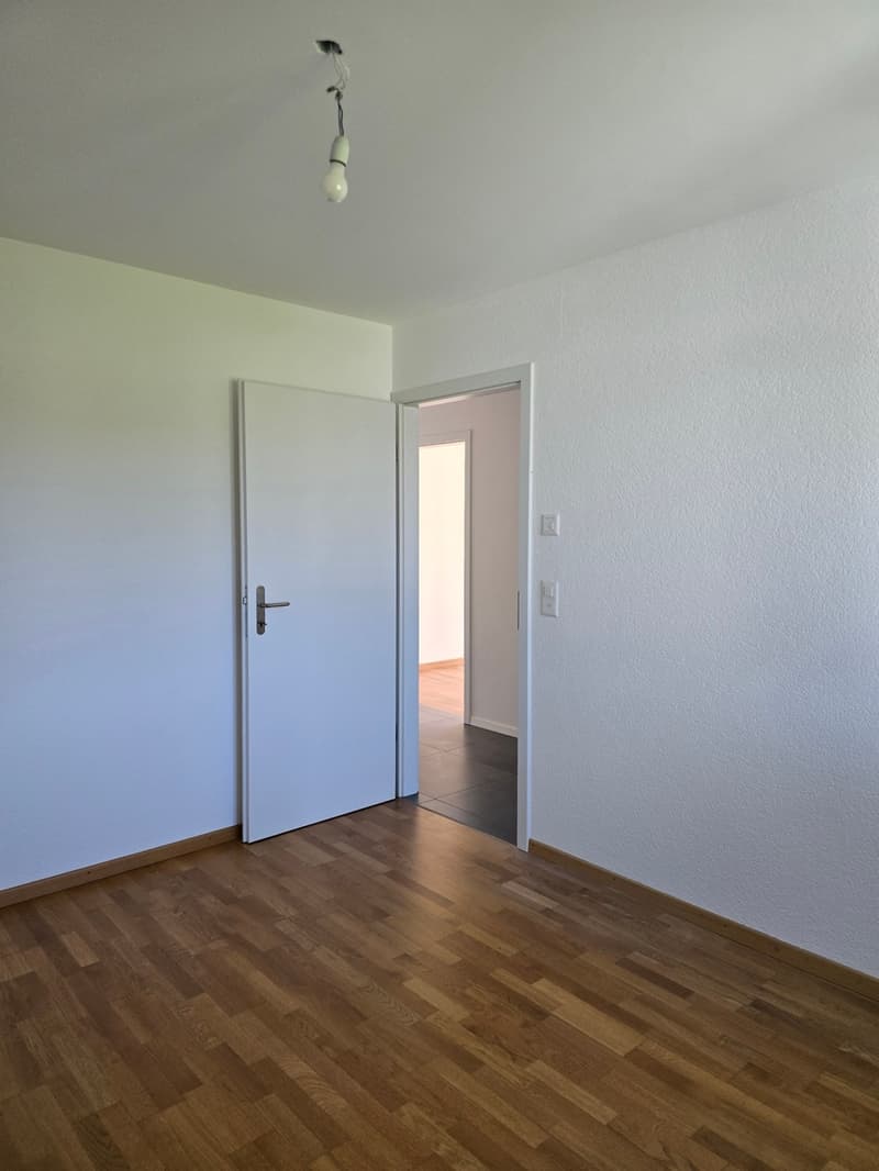 Logement 4,5 pièces au 1er étage de 100 m2, avec ascenseur (8)