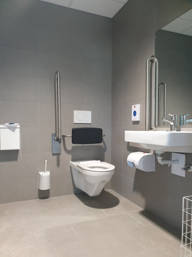 Surface commerciale/bureaux à louer de 682 m2 (8)