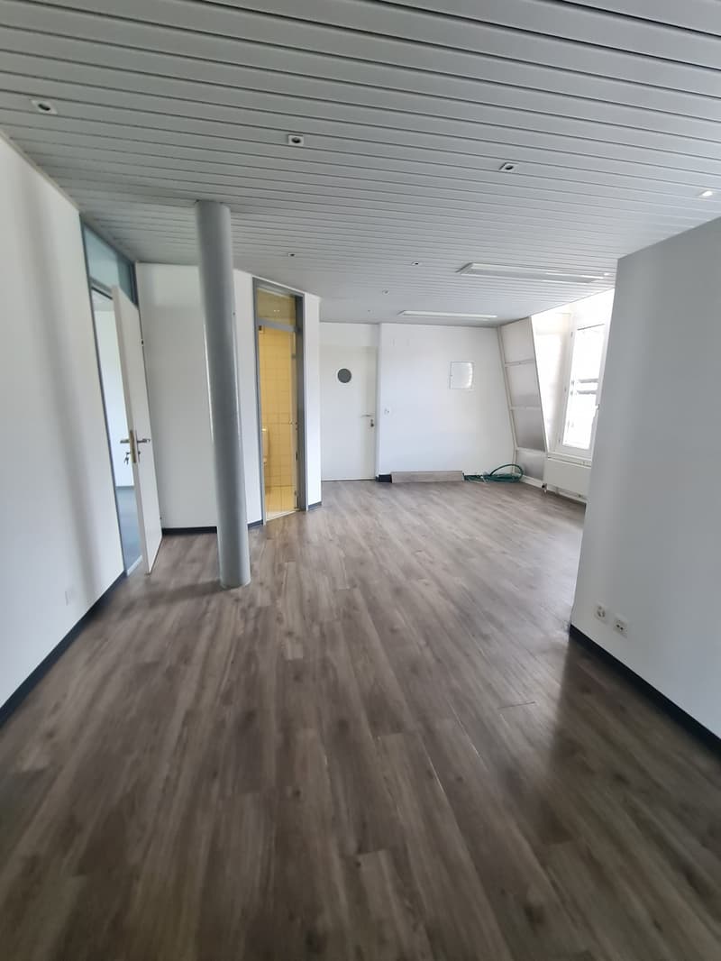 Bureau / local commercial de 75 m2 (5)