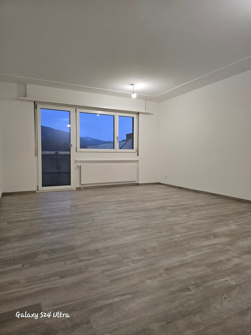 Appartement rénové de 4 pièces au 3ème étage Avec ascenseur (4)