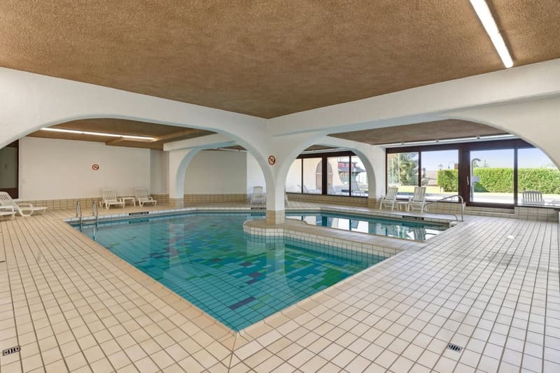 Splendide double appartement rénové avec piscine intérieure (4)