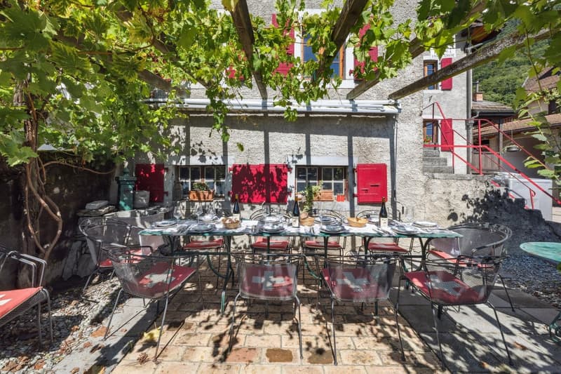 Rare! dans le village d'Ollon authentique maison vigneronne & anne (7)