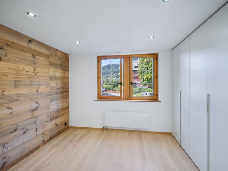 Villars centre, dans bel immeuble 3.5p luxueusement rénové, parking (12)