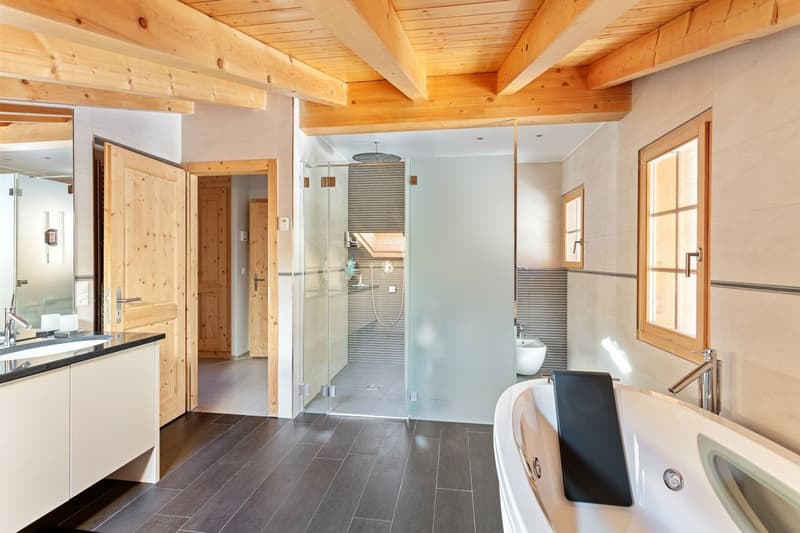 Chalet d'exception de 15 pièces, ascenseur et vue panoramique! (13)