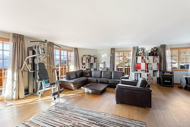 Chalet d'exception de 15 pièces, ascenseur et vue panoramique! (11)