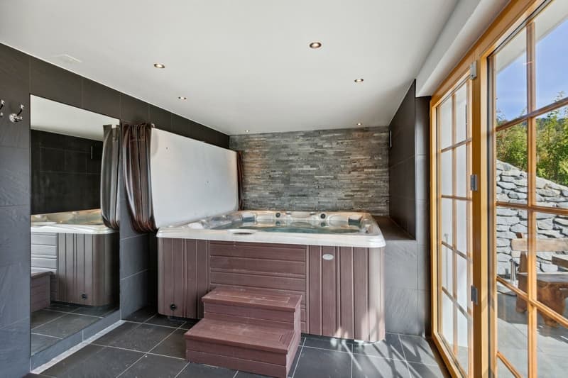 Chalet avec home cinema / jacuzzi intérieur / Vue panoramique (7)