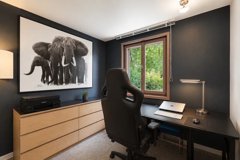 Pièce supplémentaire pouvant facilement être aménagée selon vos besoins : bureau, chambre supplémentaire, salle de jeux ou espace.