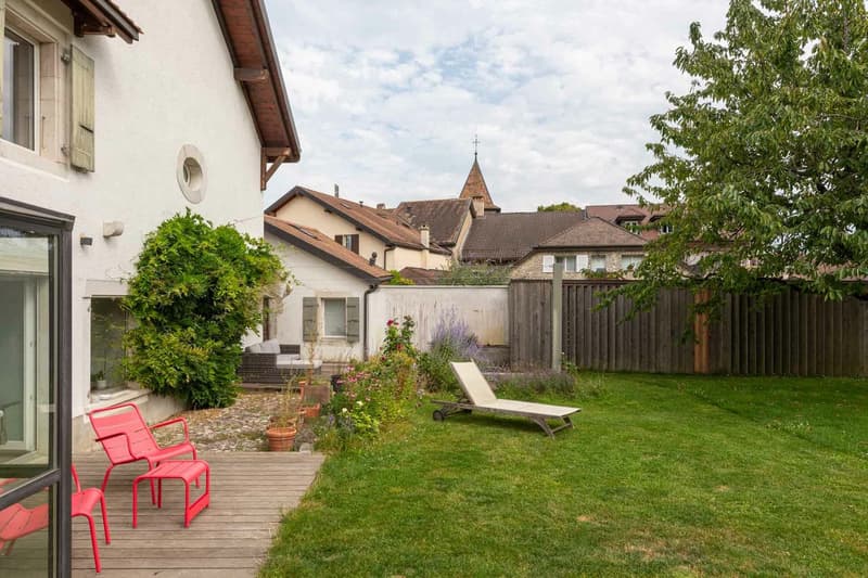 Maison de caractère avec piscine et potentiel de rendement (10)