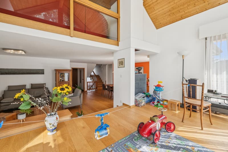 Villa individuelle spacieuse, entourée de verdure (8)