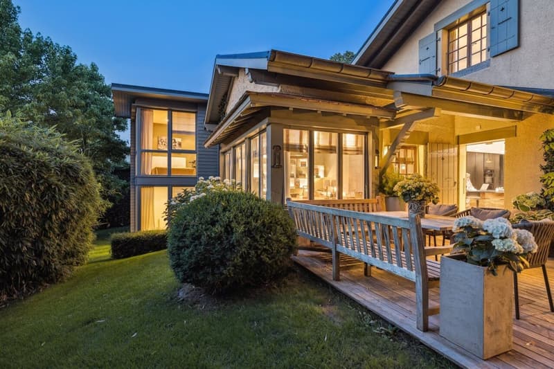 Terrasse arrière, depuis le salon et la salle à manger