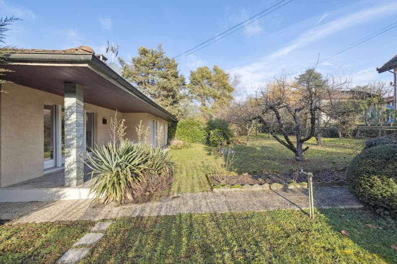 Terrasse principale avec jardin